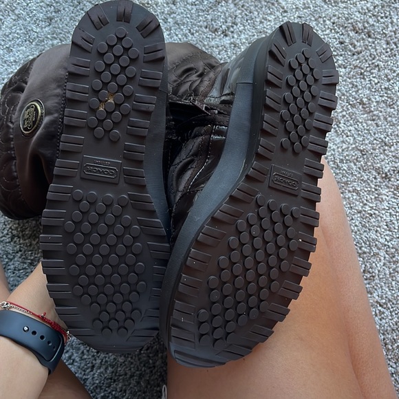 Snow Boots - Picture 3 of 3